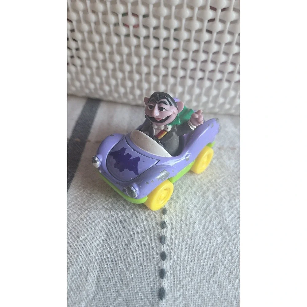 1997 Tyco Jim Henson Count Dracula Metal Car Collectible Matchbox Diecast